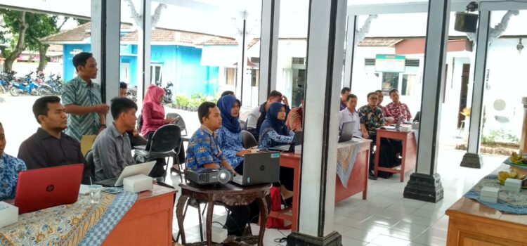 Pelatihan Pengelolaan Website Desa dari TIM Puspindes Kabupaten Pemalang